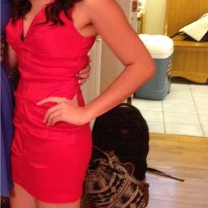 Red windsor dress v neck